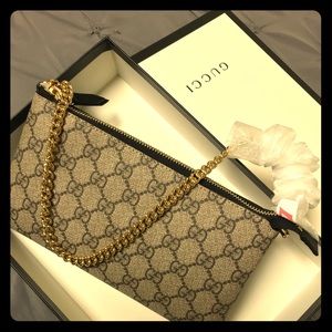 Gucci GG Supreme Wrist Wallet